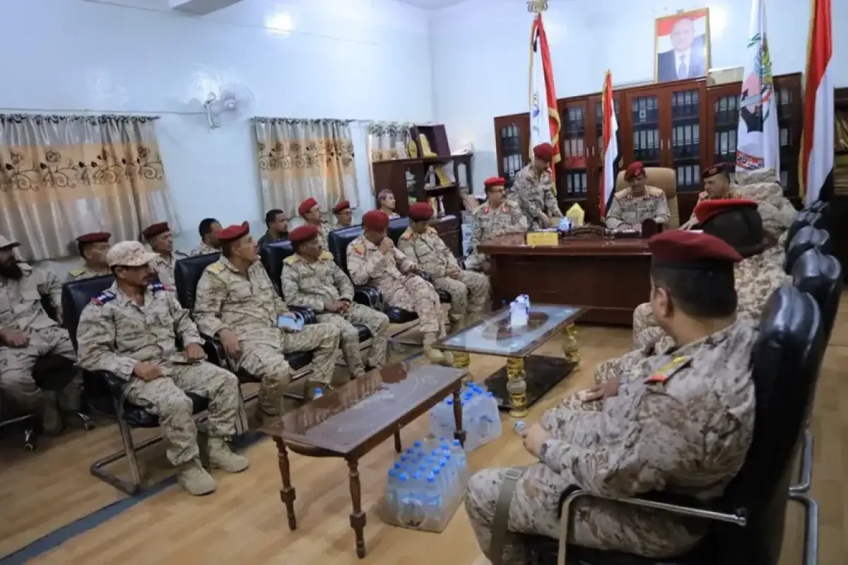 تفاصيل ما حدث في محور تعز اثناء مراسم التسليم والاستلام للجنة العسكرية لتوحيد القوات المسلحة