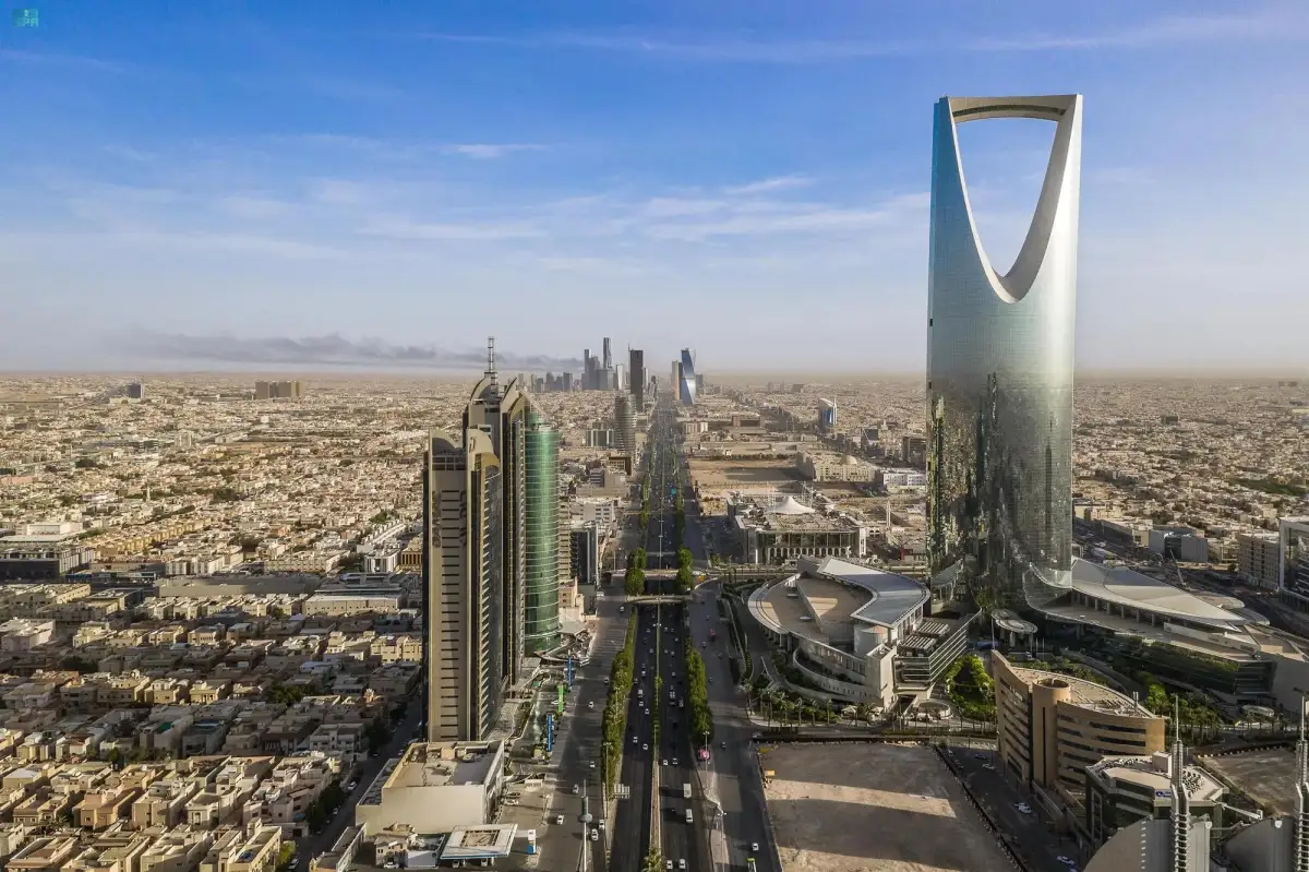 الرياض تشهد اغرب حادثة ازالة عقار بسبب عدم وجود الرخصة لكن ظهورها بعد الهدد يقلب حسابات مالك العقار
