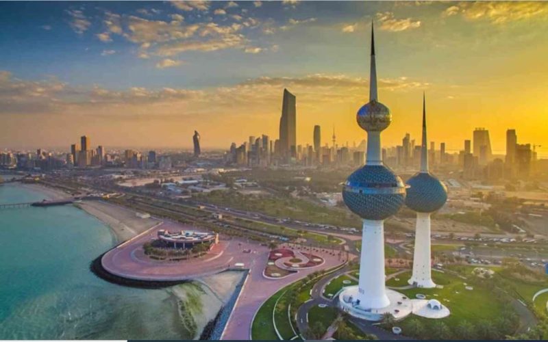 الكويت تعلن رسمياً حاجتها لمن يجيد أحد هذه المهن وتقدم لهم عقود عمل برواتب مغرية تتفوق على رواتب السعودية والامارات لنفس المهن
