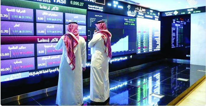 خبراء يكشفون سبب اغلاق مؤشر السوق السعودي لتداولات الاسبوع على انخفاض كبير