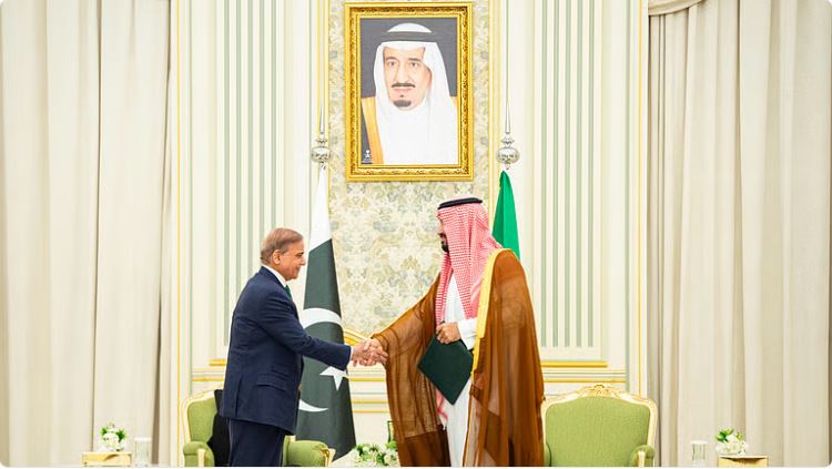 الفرق بين التحالف والشراكة الدفاعية في الاتفاق السعودي الباكستاني في الرياض